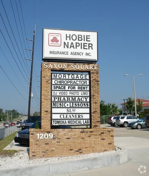 More Photos Of 1209 Saxon Blvd, Orange City Freestanding For Lease