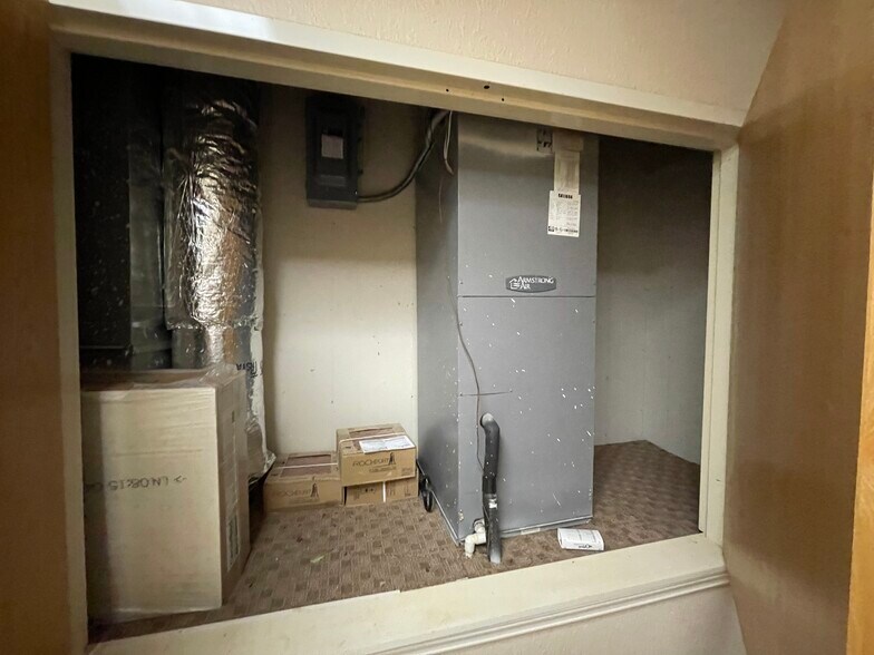 More Photos Of 501-599 Paris ave, Soper Religious Facility For Sale