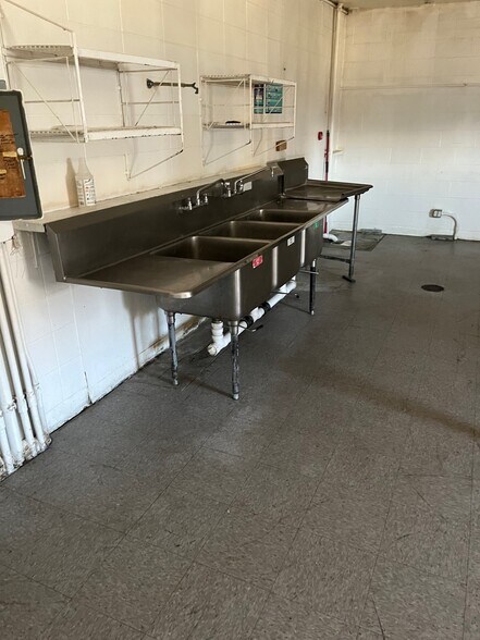 More Photos Of 1305 Lincolnway E, Goshen Restaurant For Sale