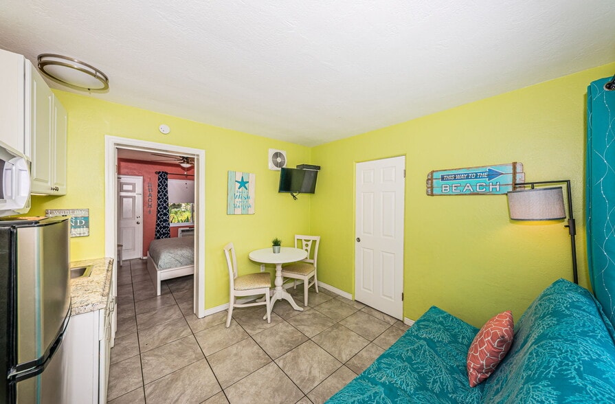More Photos Of 12100 Gulf Blvd, Treasure Island Hotel For Sale