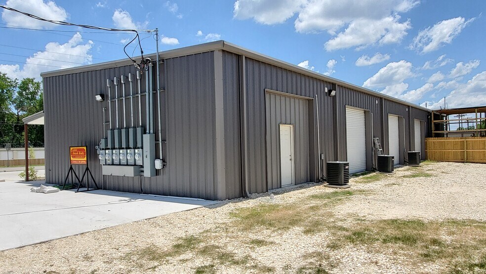 More Photos Of 301 S Franklin St, Holland Storefront For Sale