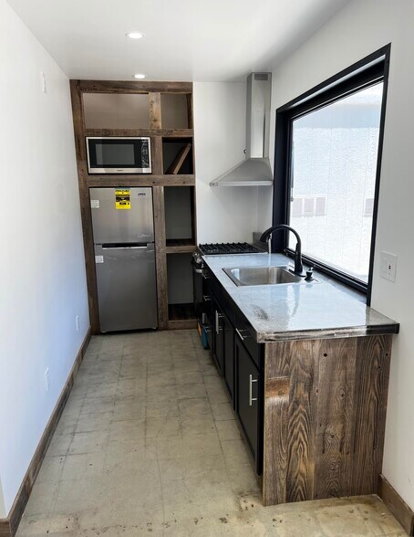 More Photos Of 3685 5th Ave, San Diego Storefront Retail Residential For Lease