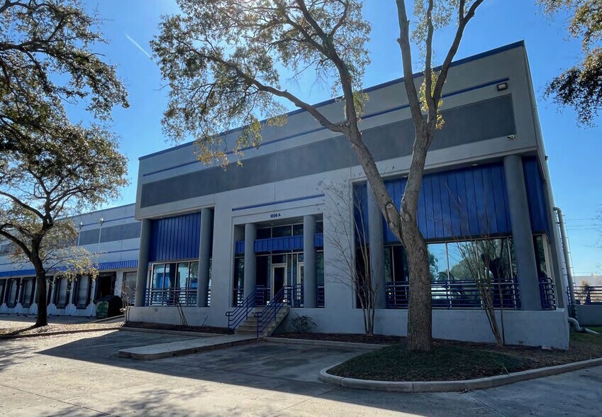 More Photos Of 1206 N Us Hwy 301, Tampa Warehouse For Lease