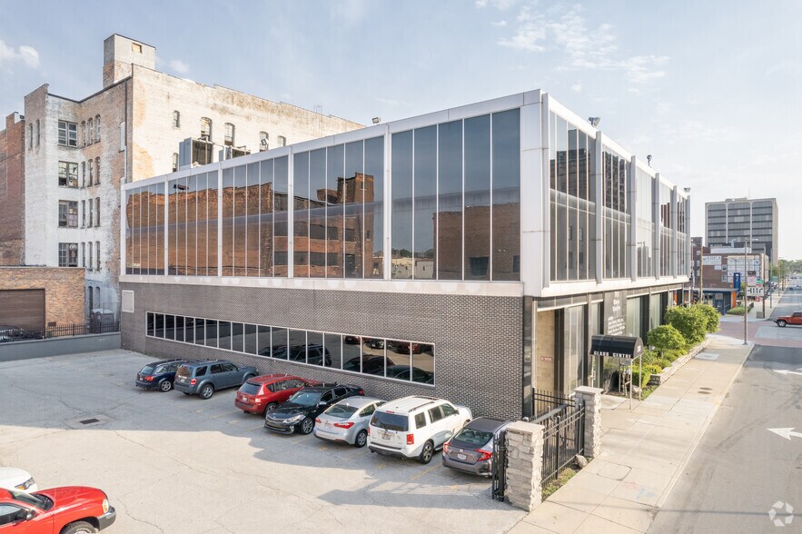 More Photos Of 701 Jefferson Ave, Toledo Office For Lease