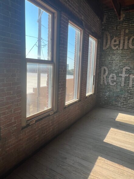 More Photos Of 3 & 5 2nd St, Temple Storefront Retail Office For Lease