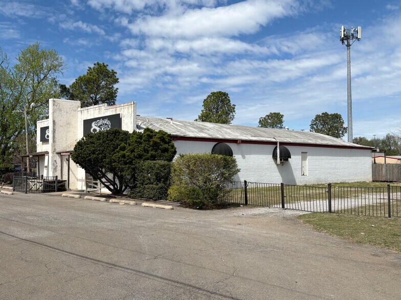 More Photos Of 1507 E 71st St, Tulsa Freestanding For Sale