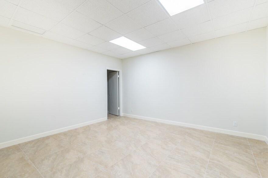 More Photos Of 3035 E Commercial Blvd, Fort Lauderdale Medical For Sale
