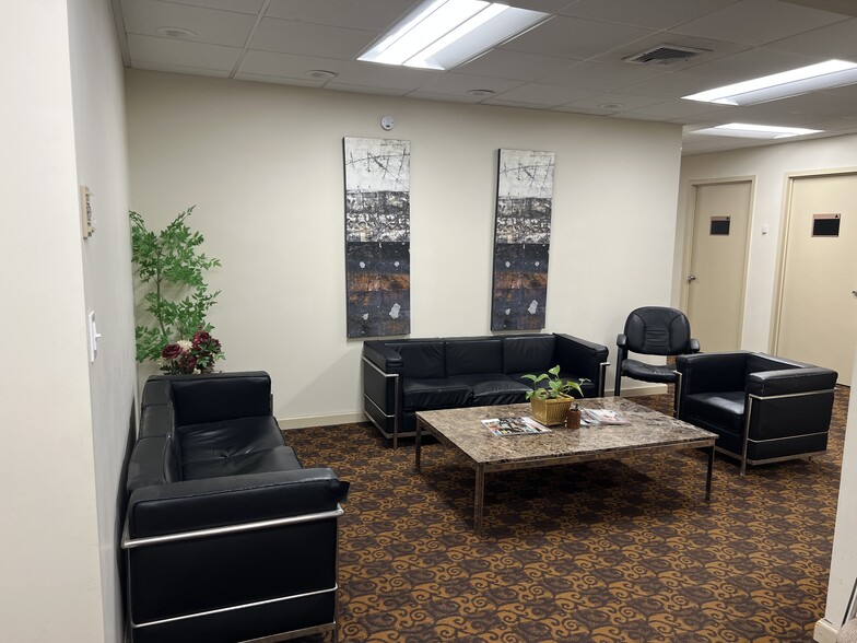 More Photos Of 99 Jericho Tpke, Jericho Medical For Lease