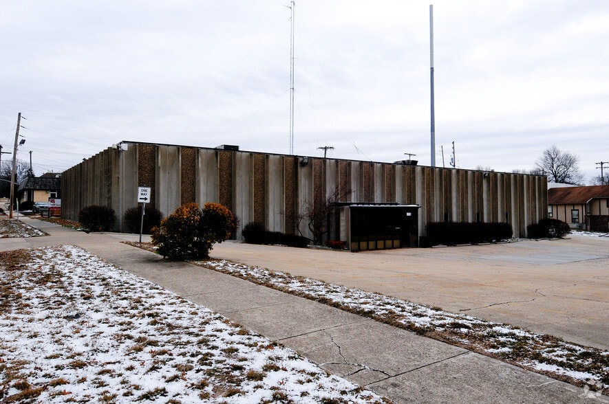 Primary Photo Of 8901 Washington St, Kansas City Showroom For Sale
