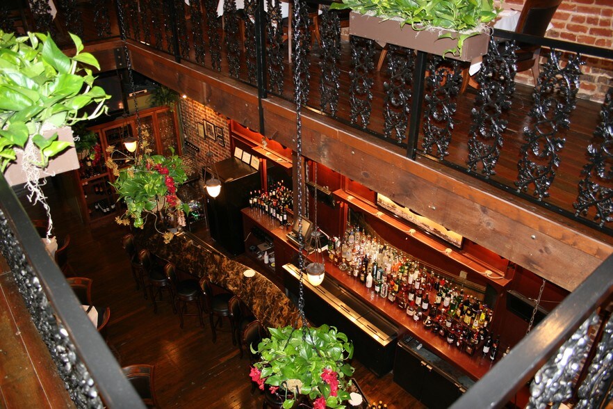 More Photos Of 111 E Erwin St, Tyler Storefront Retail Office For Lease