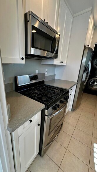 More Photos Of 2517 20th St, Santa Monica Apartments For Sale