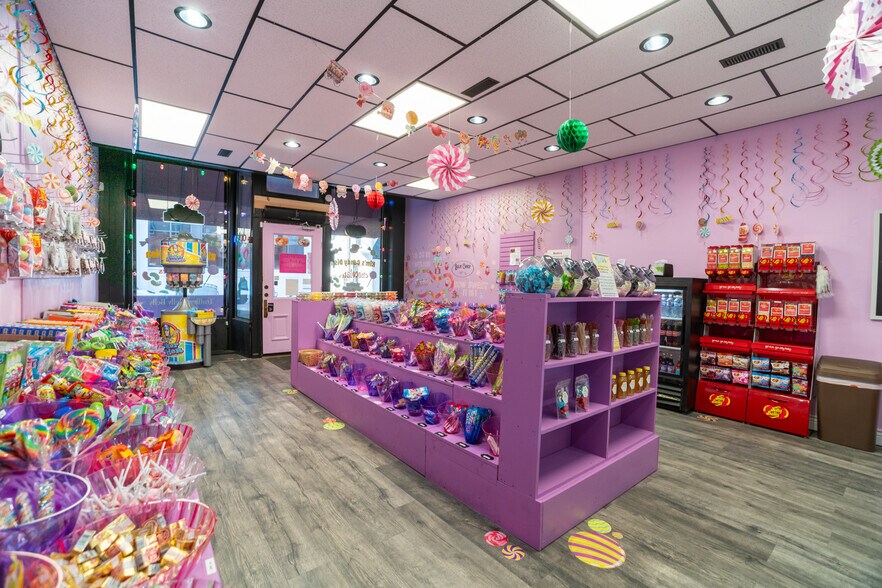 More Photos Of 217 W Main St, Washington General Retail For Sale