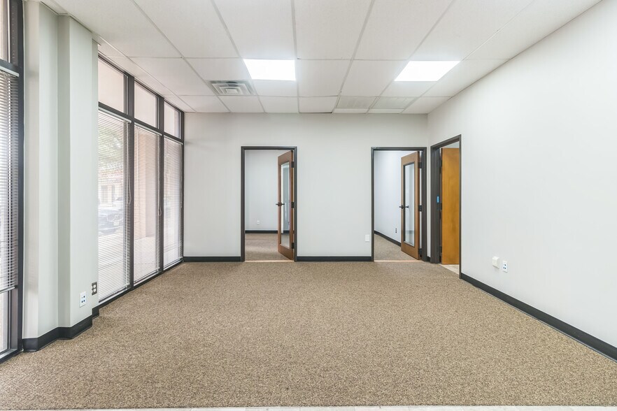 More Photos Of 16333 S Great Oaks Dr, Round Rock Medical For Lease