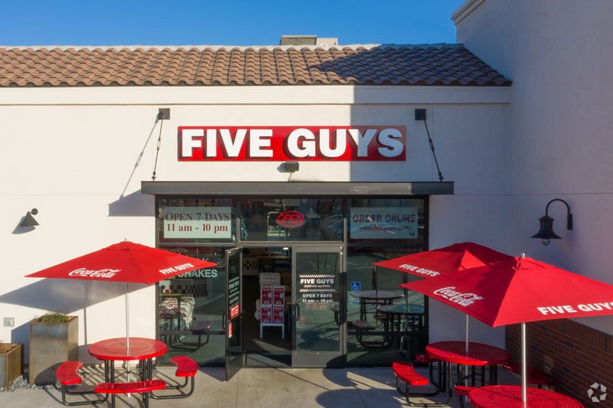 More Photos Of 3680 Crocker Dr, Sacramento Unknown For Lease