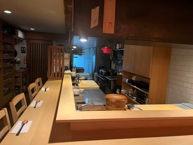 More Photos Of 1075 Bergen St, Brooklyn Storefront Retail Residential For Lease