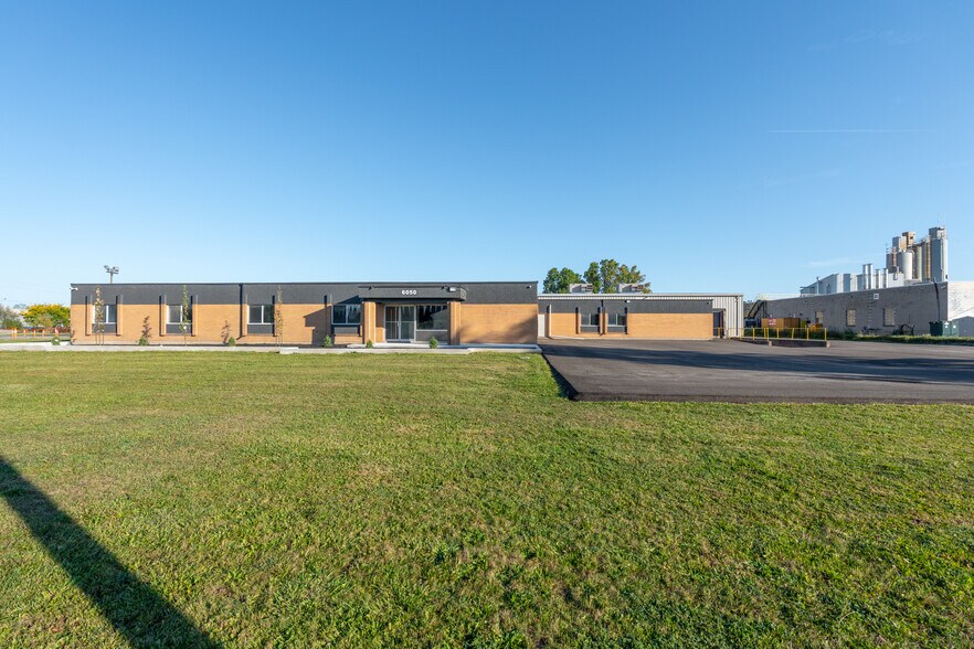 More Photos Of 6050 Don Murie St, Niagara Falls Warehouse For Lease