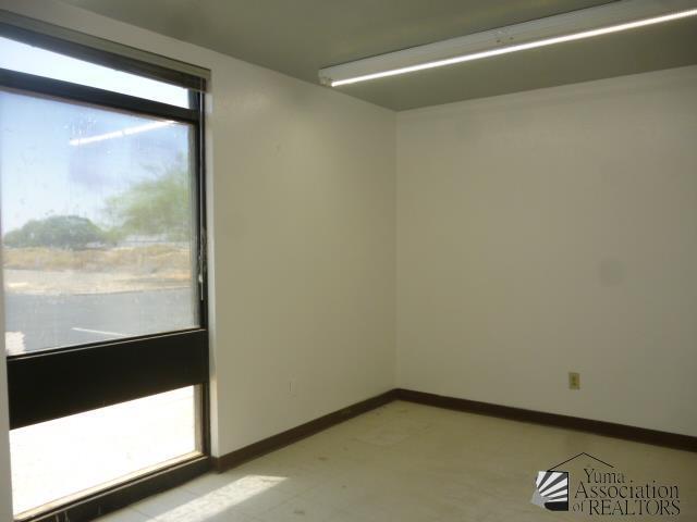 More Photos Of 642 E 39th Pl, Yuma Flex For Sale