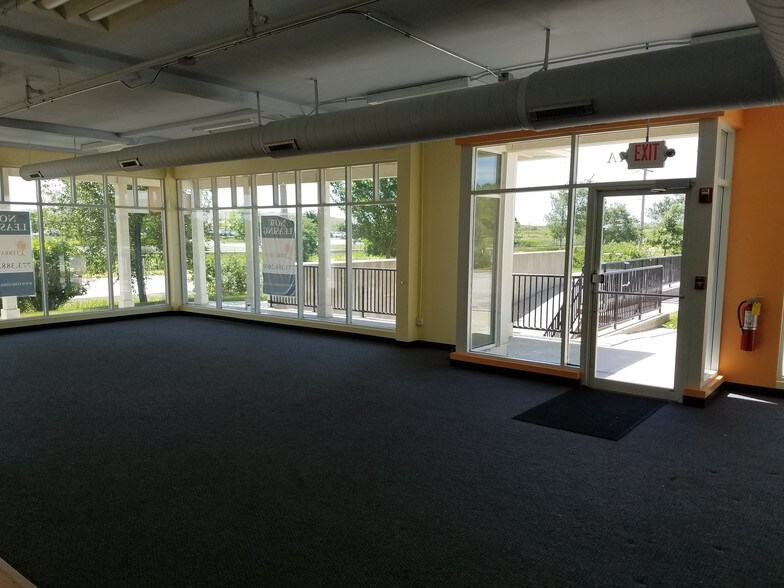 More Photos Of 960-970 Harris Rd, Grayslake Coworking Space