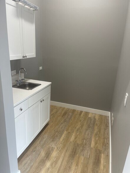 More Photos Of 675 Middle Tennessee Blvd, Murfreesboro Showroom For Lease