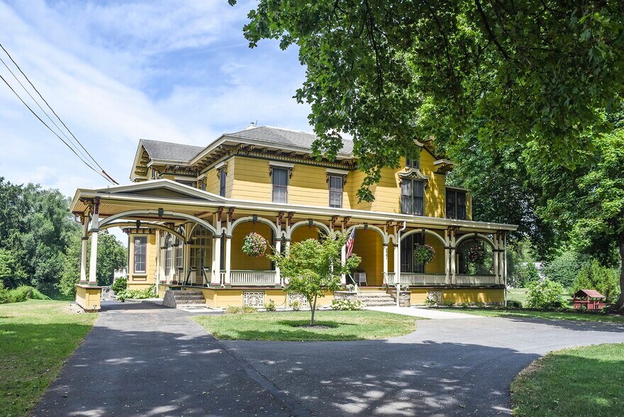 More Photos Of 827 Philadelphia Ave, Chambersburg Specialty For Sale