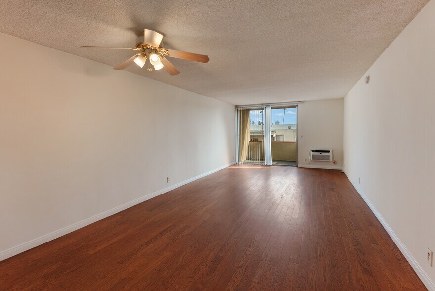 More Photos Of 300 S Gramercy Pl, Los Angeles Apartments For Sale
