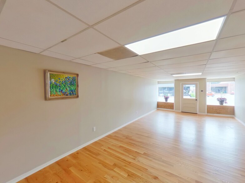 More Photos Of 101 S Main St, Mount Pleasant Storefront Retail Office For Lease