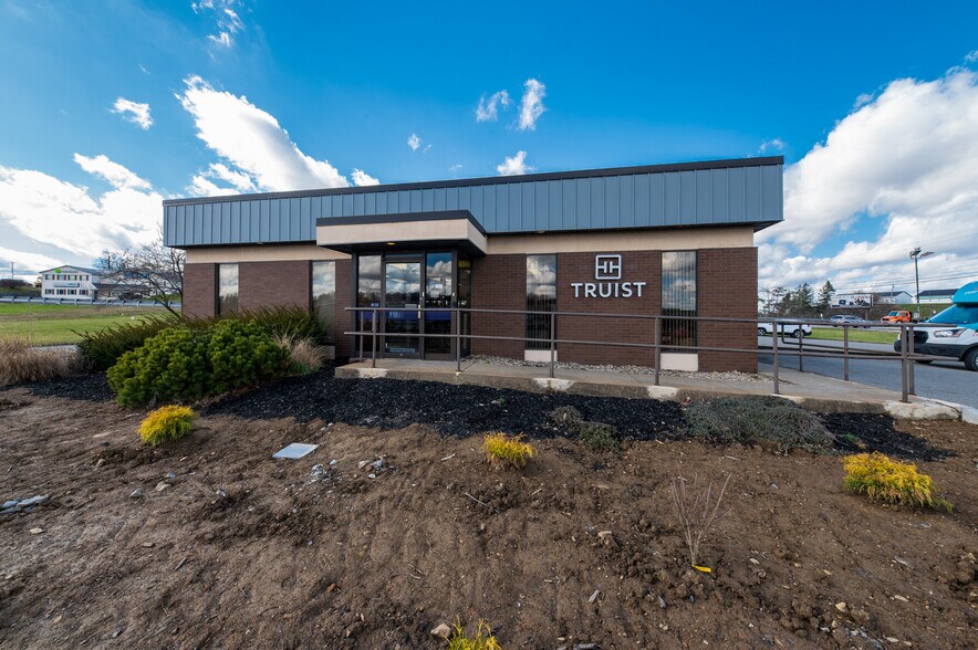 Primary Photo Of 2669 White Hall Blvd, Fairmont Bank For Sale