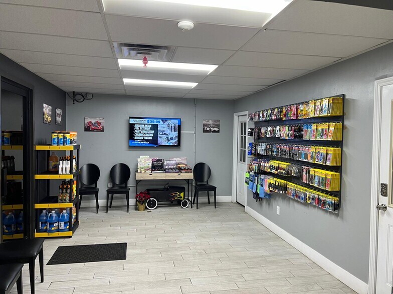 More Photos Of 585 Route 303, Blauvelt Auto Repair For Sale