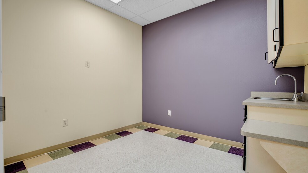 More Photos Of 693 Ray J. Glatt Cir, Woodburn Medical For Sale