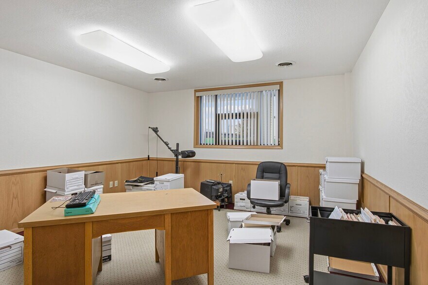 More Photos Of 8007 Industrial Park Ln, Atchison Industrial For Sale