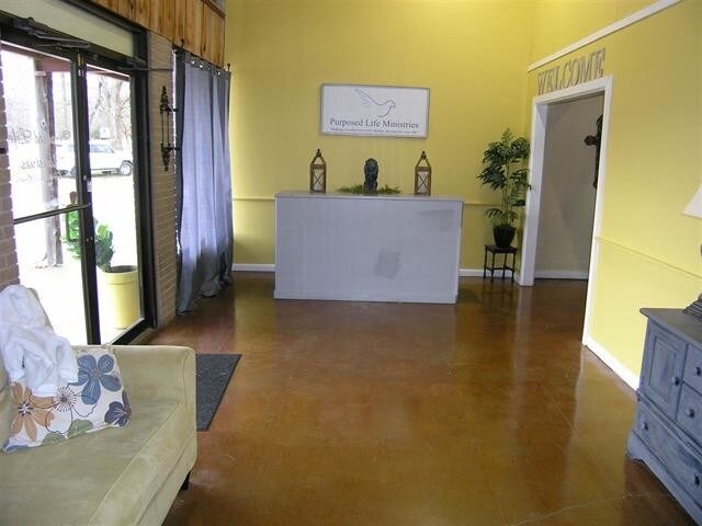 More Photos Of 2930 Springridge Rd, Raymond Freestanding For Lease