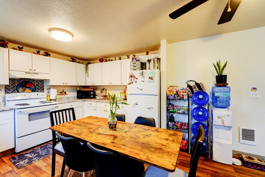 More Photos Of 16405 E Burnside St, Portland Apartments For Sale