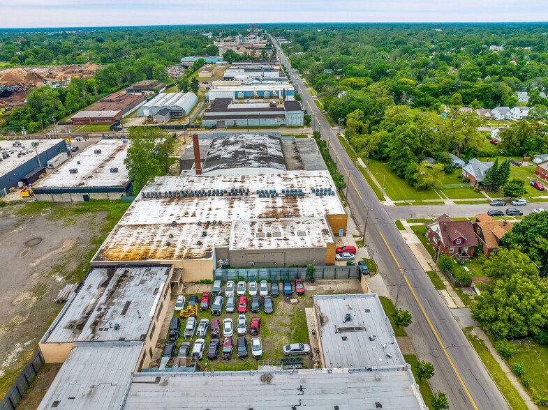 More Photos Of 7075 Lyndon St, Detroit Warehouse For Sale
