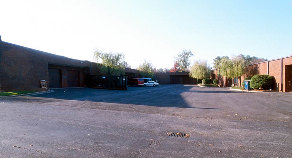 More Photos Of 1600 Oakbrook Dr, Norcross Light Distribution For Lease