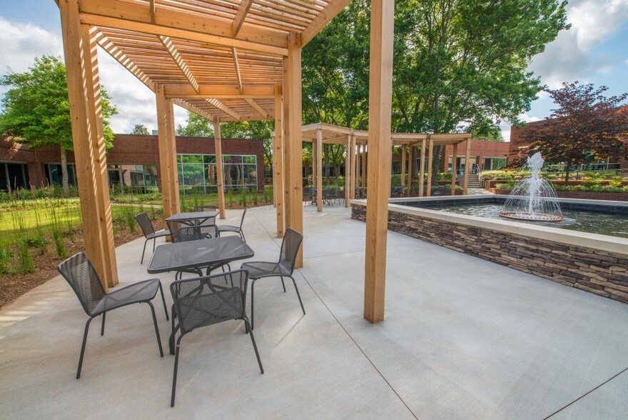 More Photos Of 8301 University Executive Park Dr, Charlotte Office For Lease