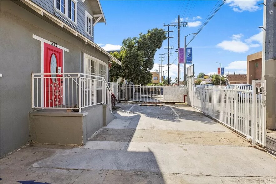 More Photos Of 522 W VERNON Ave, Los Angeles Daycare Center For Sale