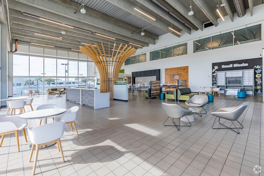 More Photos Of 4636 N Dale Mabry Hwy, Tampa Auto Dealership For Lease
