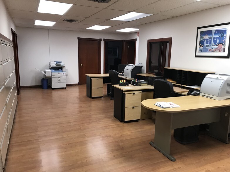 More Photos Of 2739 Hollywood Blvd, Hollywood Office Residential For Lease