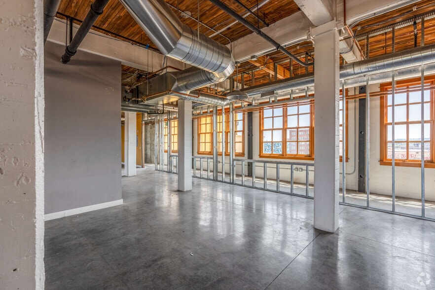 More Photos Of 107 SE Washington St, Portland Loft Creative Space For Lease