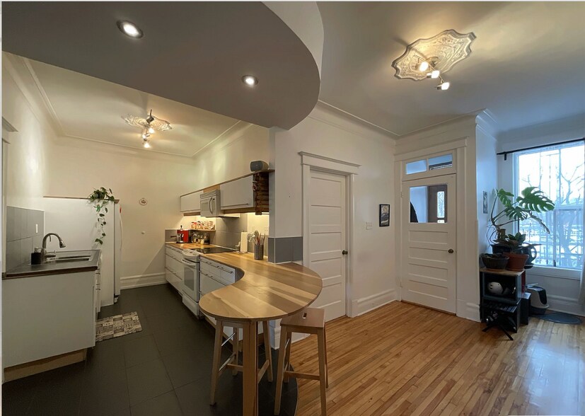 More Photos Of 1036 Av D'oxford, Montréal Apartments For Sale