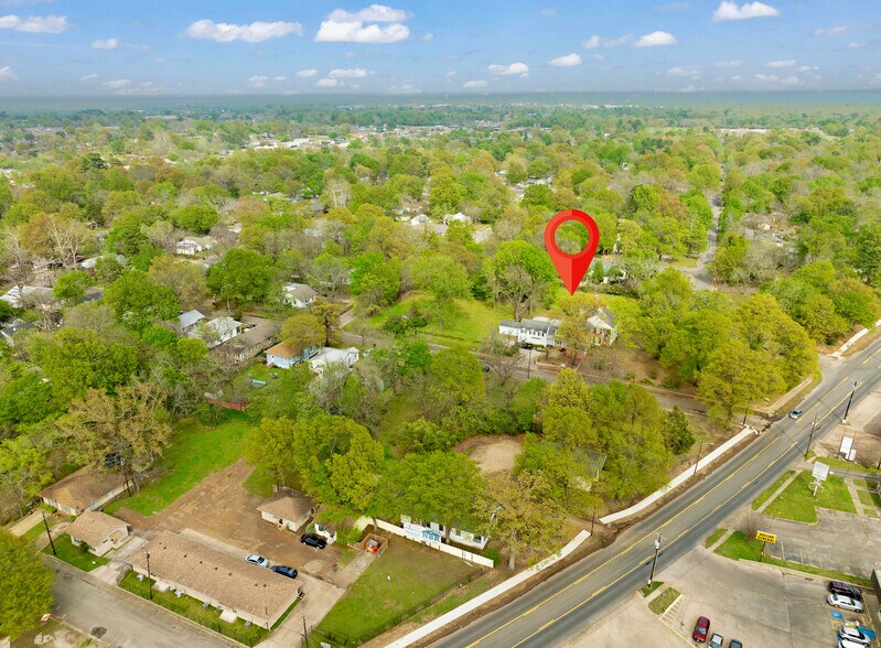 More Photos Of 600 Crockett Cir, Paris Specialty For Sale