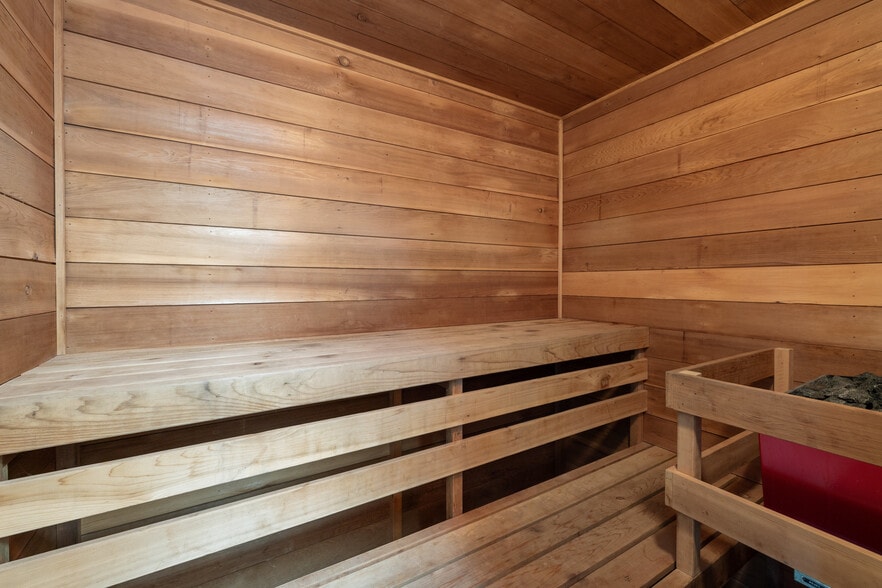 More Photos Of 1810 W 35th St, Austin Specialty For Sale