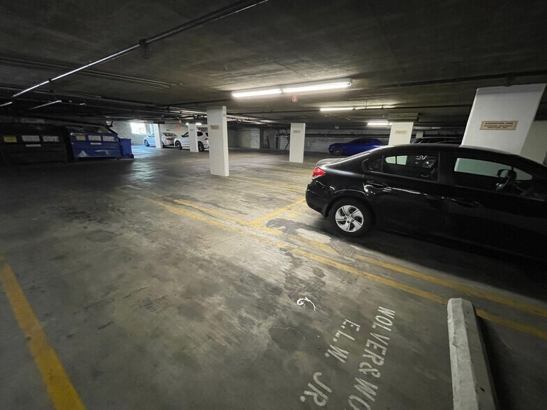 More Photos Of 20631 Ventura Blvd, Woodland Hills Office For Lease