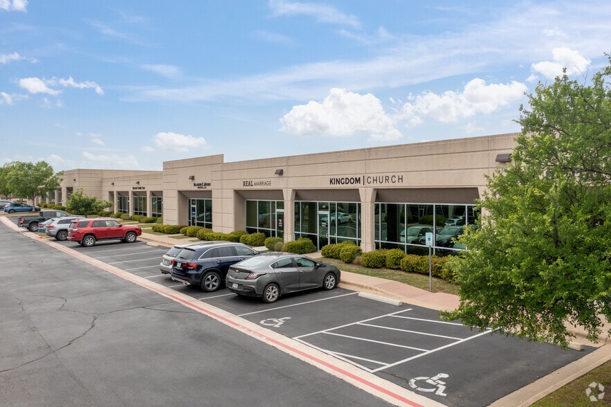 More Photos Of 715 Discovery Blvd, Cedar Park Unknown For Lease