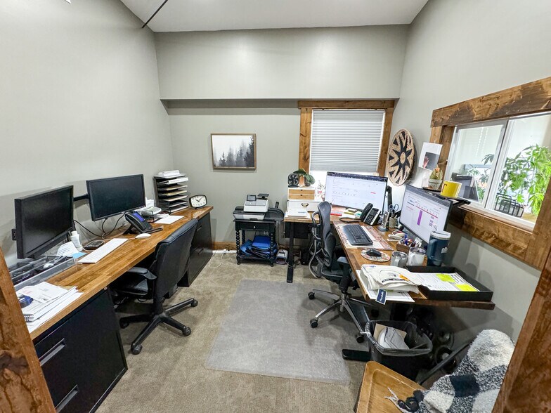 More Photos Of 17230-17232 Bel-Ray Pl, Belton Warehouse For Sale