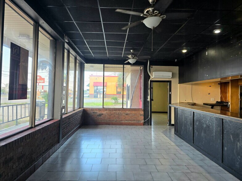 More Photos Of 3507 Pace Blvd, Pensacola Restaurant For Sale