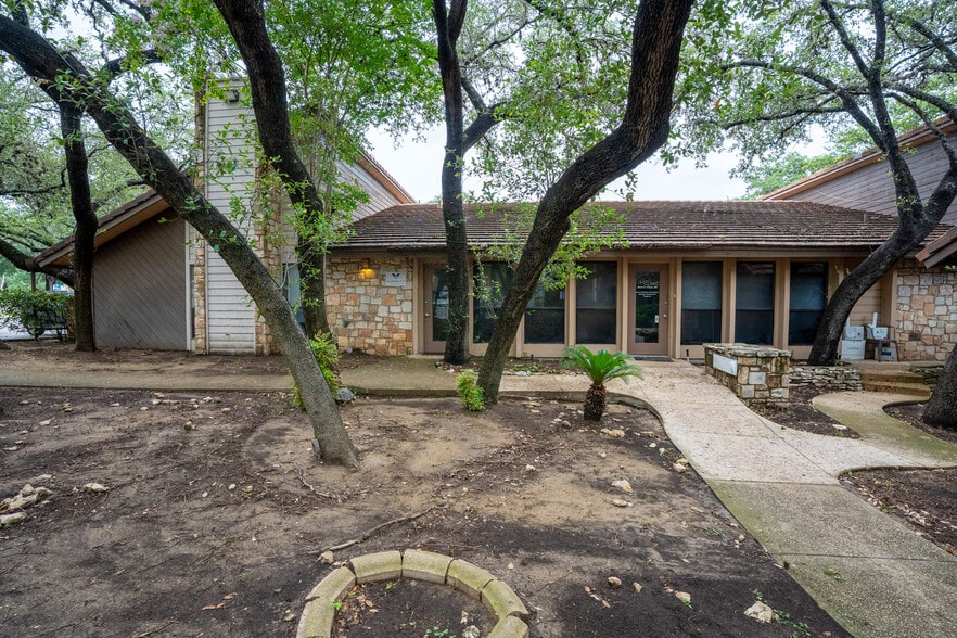 More Photos Of 8004 West Ave, San Antonio Office For Sale