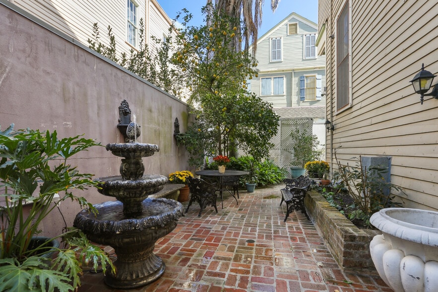 More Photos Of 4117 Perrier St, New Orleans Hotel For Sale