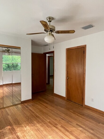 More Photos Of 851002 US Highway 17, Yulee Office For Lease