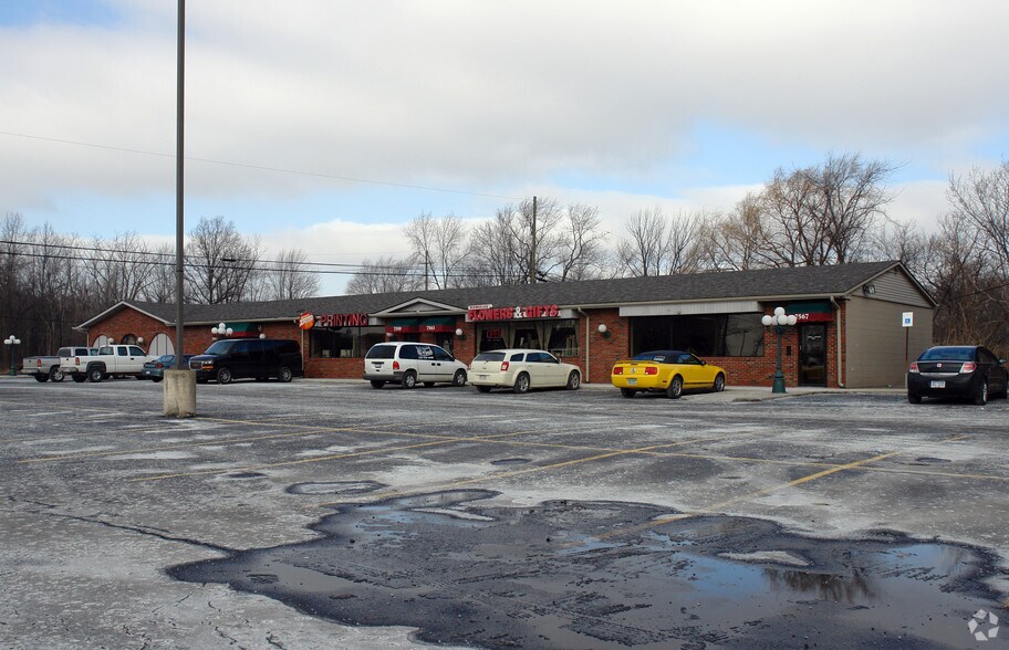 More Photos Of 7555-7575 Merriman Rd, Romulus Unknown For Lease